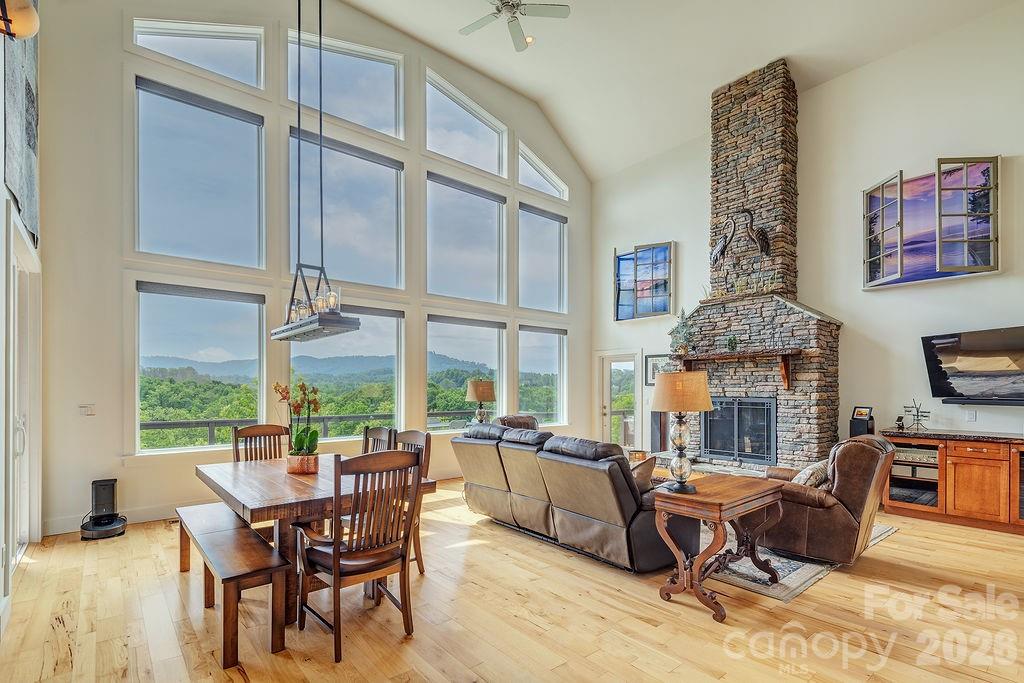 18 Adas Way — Weaverville