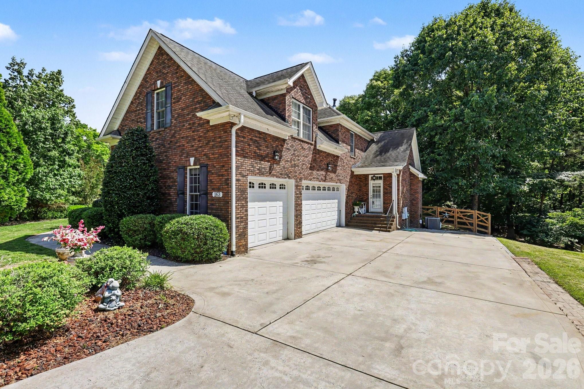 163 Evening Shadow Road — Lake Wylie