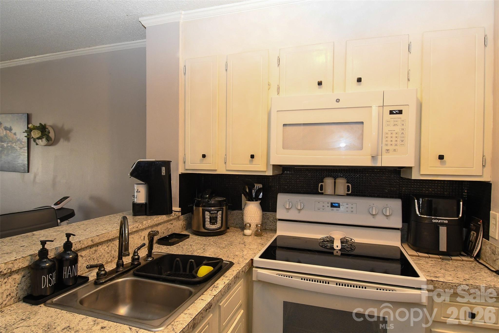 1046 Surry Lane — Gastonia