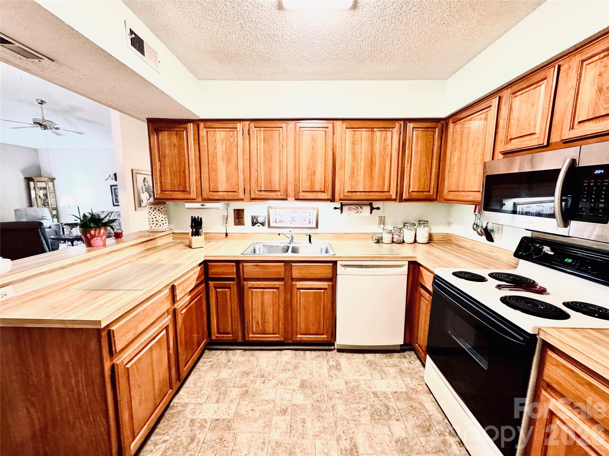 4613 Hamory Drive — Charlotte