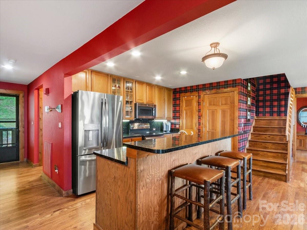 121 Ivy Ridge Road — Burnsville