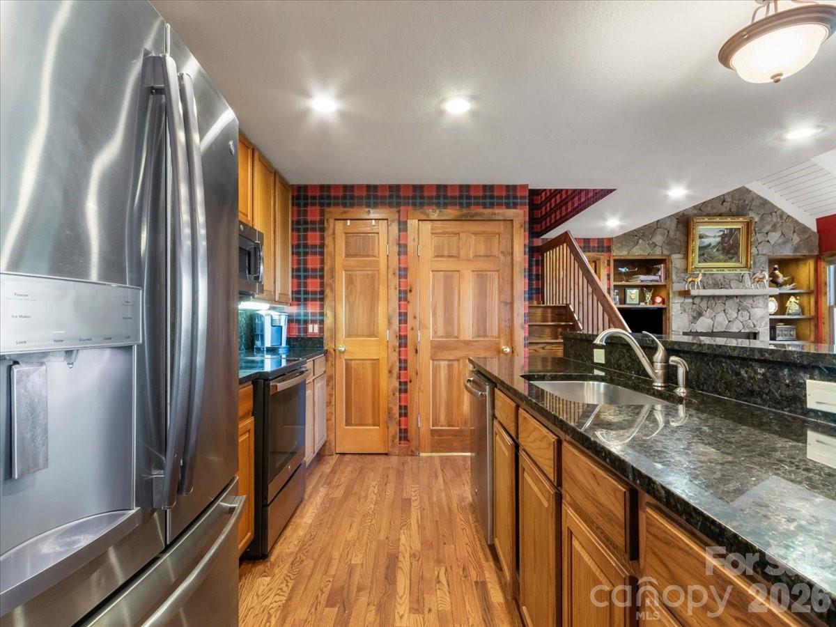 121 Ivy Ridge Road — Burnsville