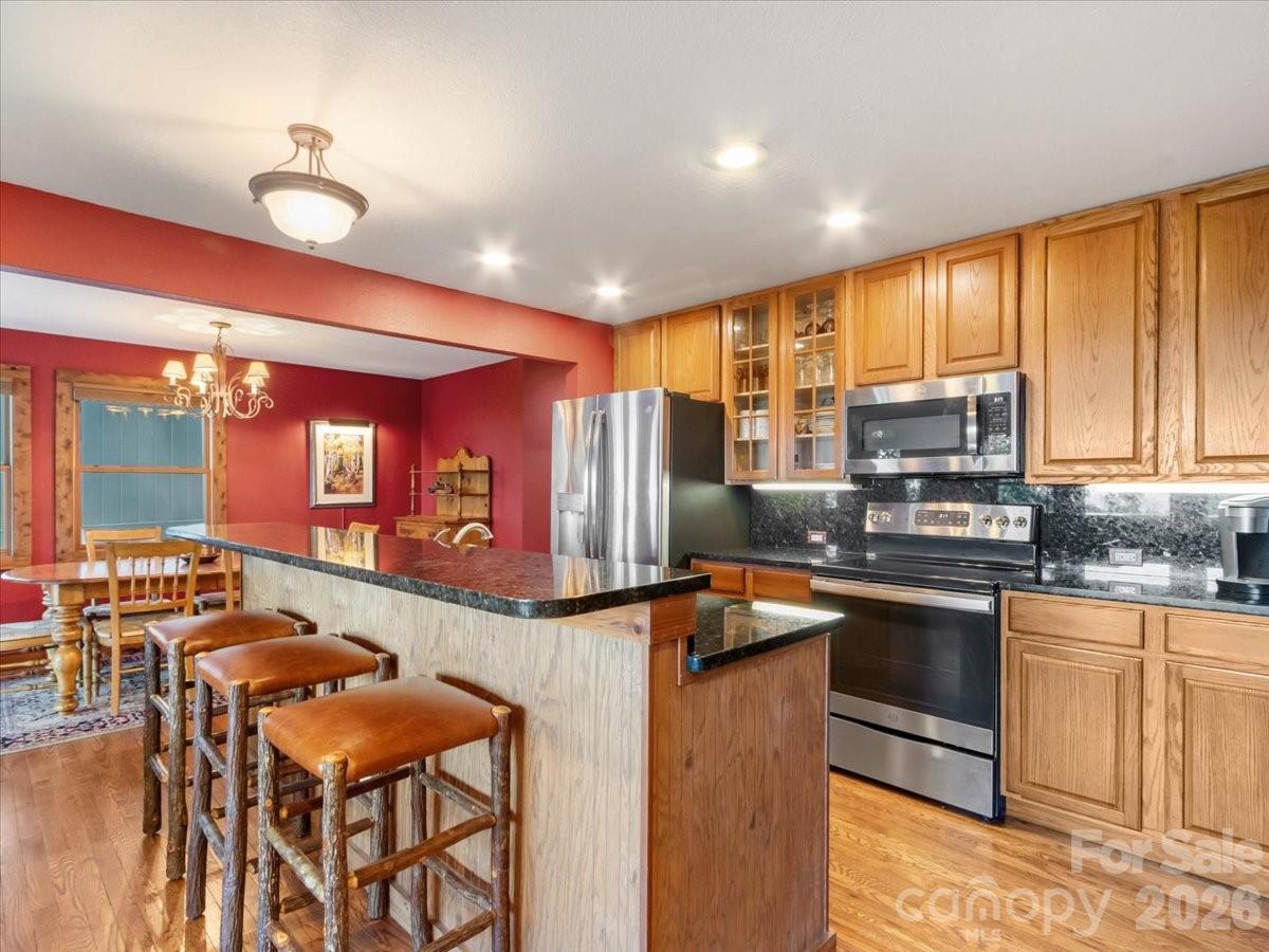 121 Ivy Ridge Road — Burnsville
