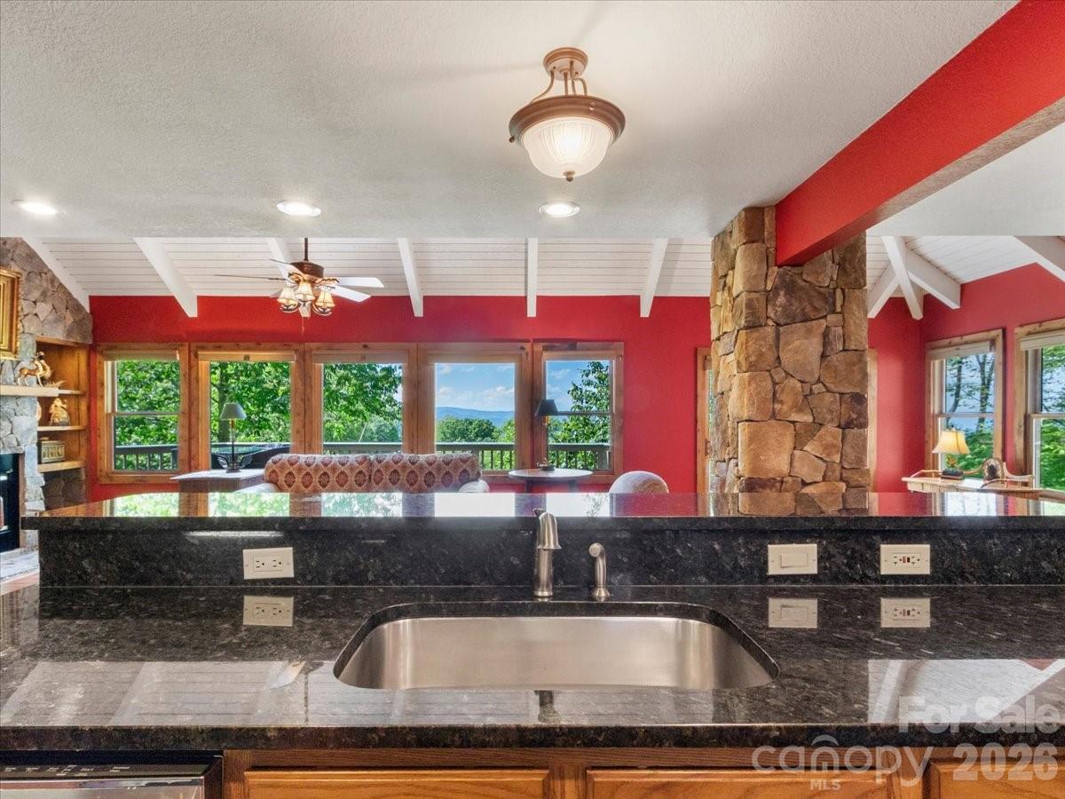 121 Ivy Ridge Road — Burnsville