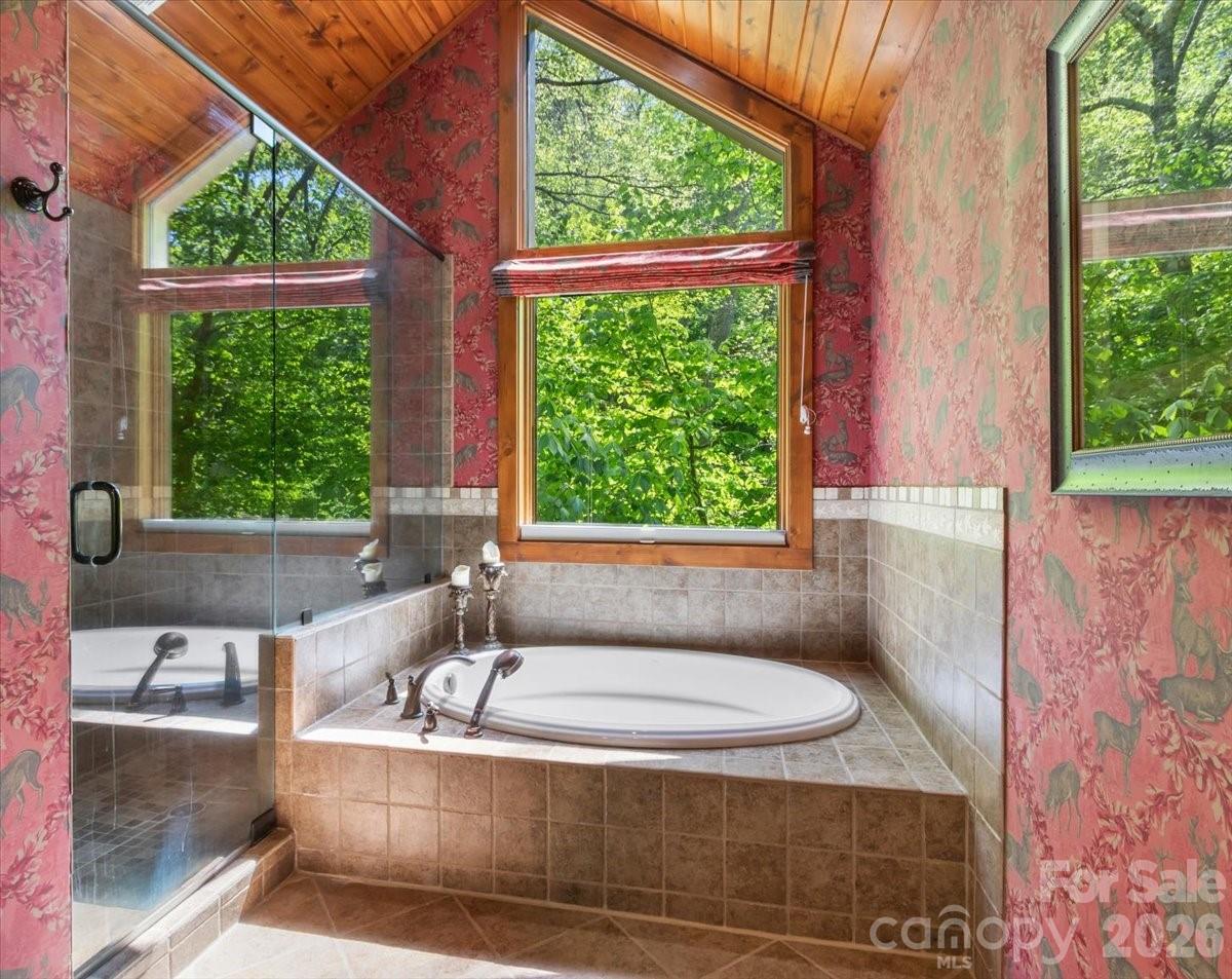 121 Ivy Ridge Road — Burnsville