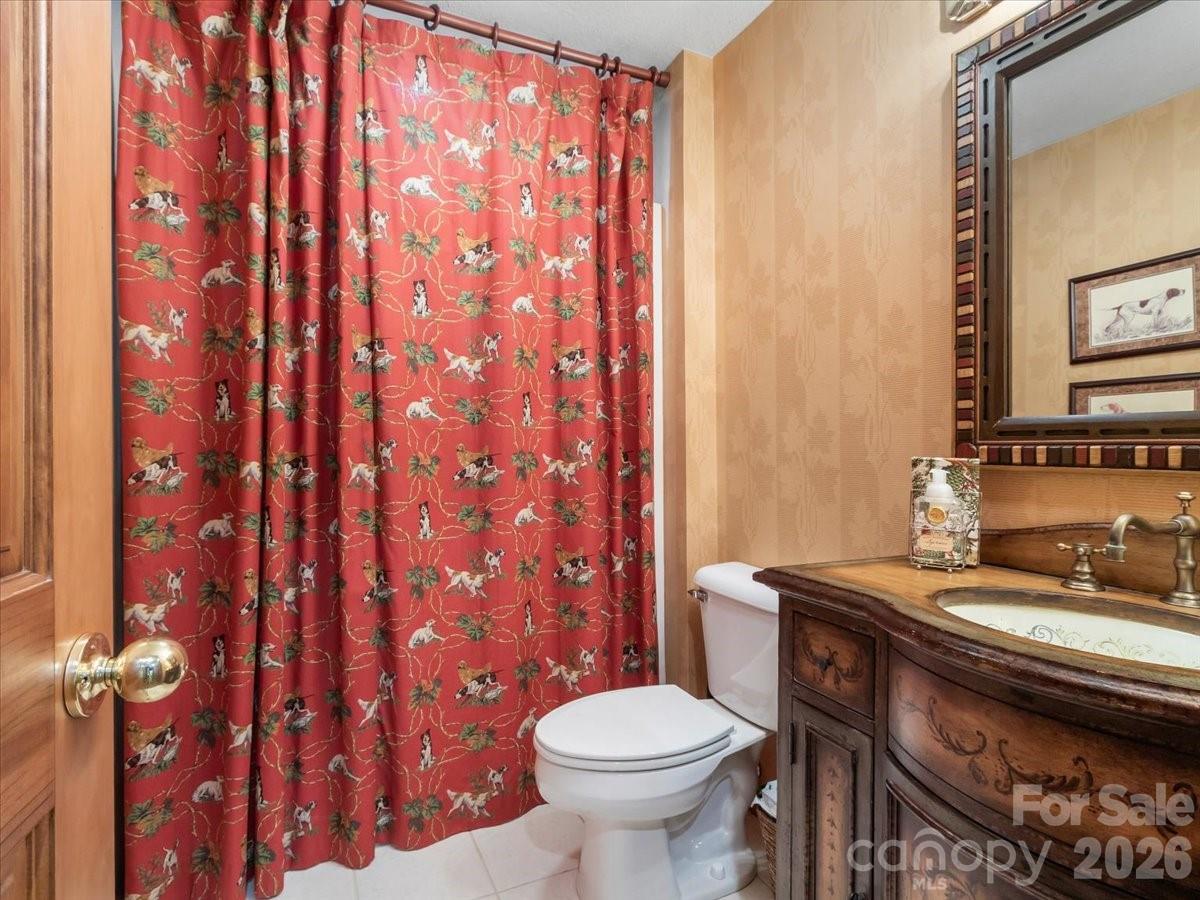 121 Ivy Ridge Road — Burnsville
