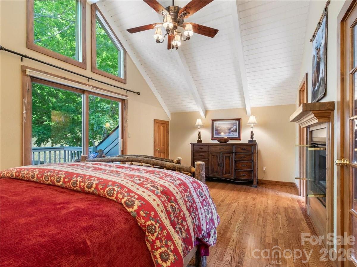121 Ivy Ridge Road — Burnsville