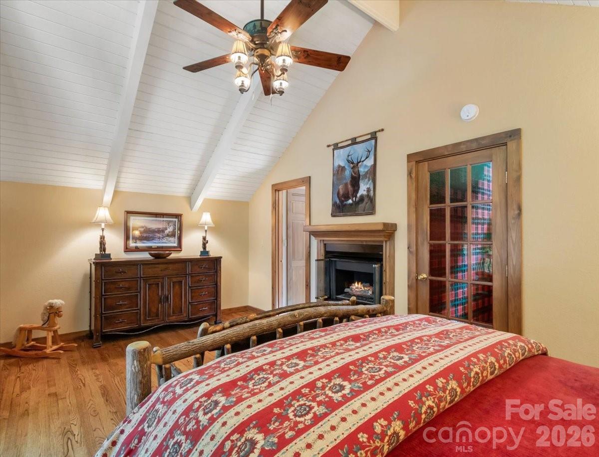 121 Ivy Ridge Road — Burnsville
