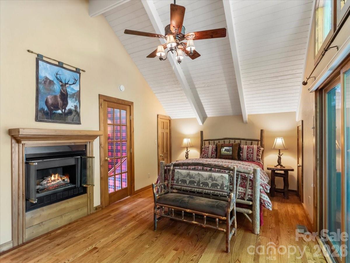 121 Ivy Ridge Road — Burnsville