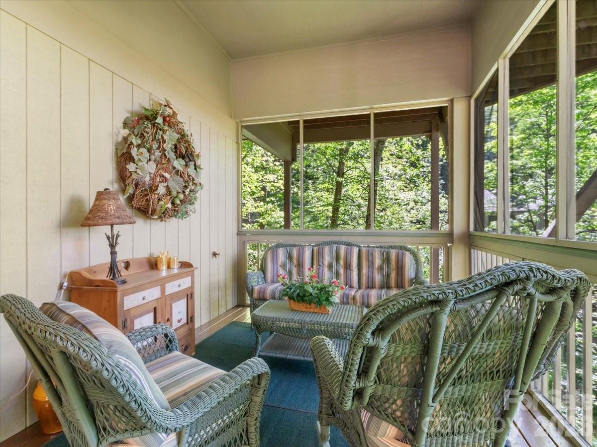121 Ivy Ridge Road — Burnsville