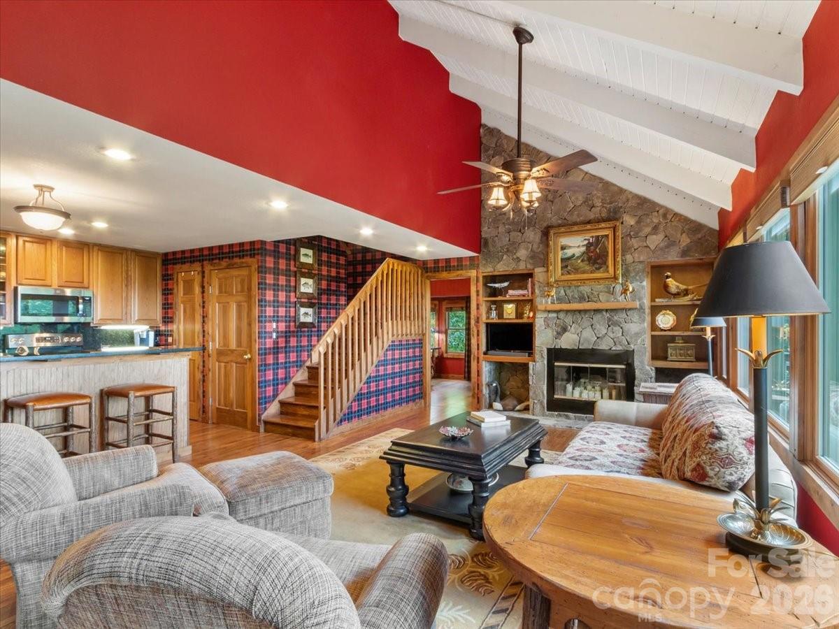 121 Ivy Ridge Road — Burnsville