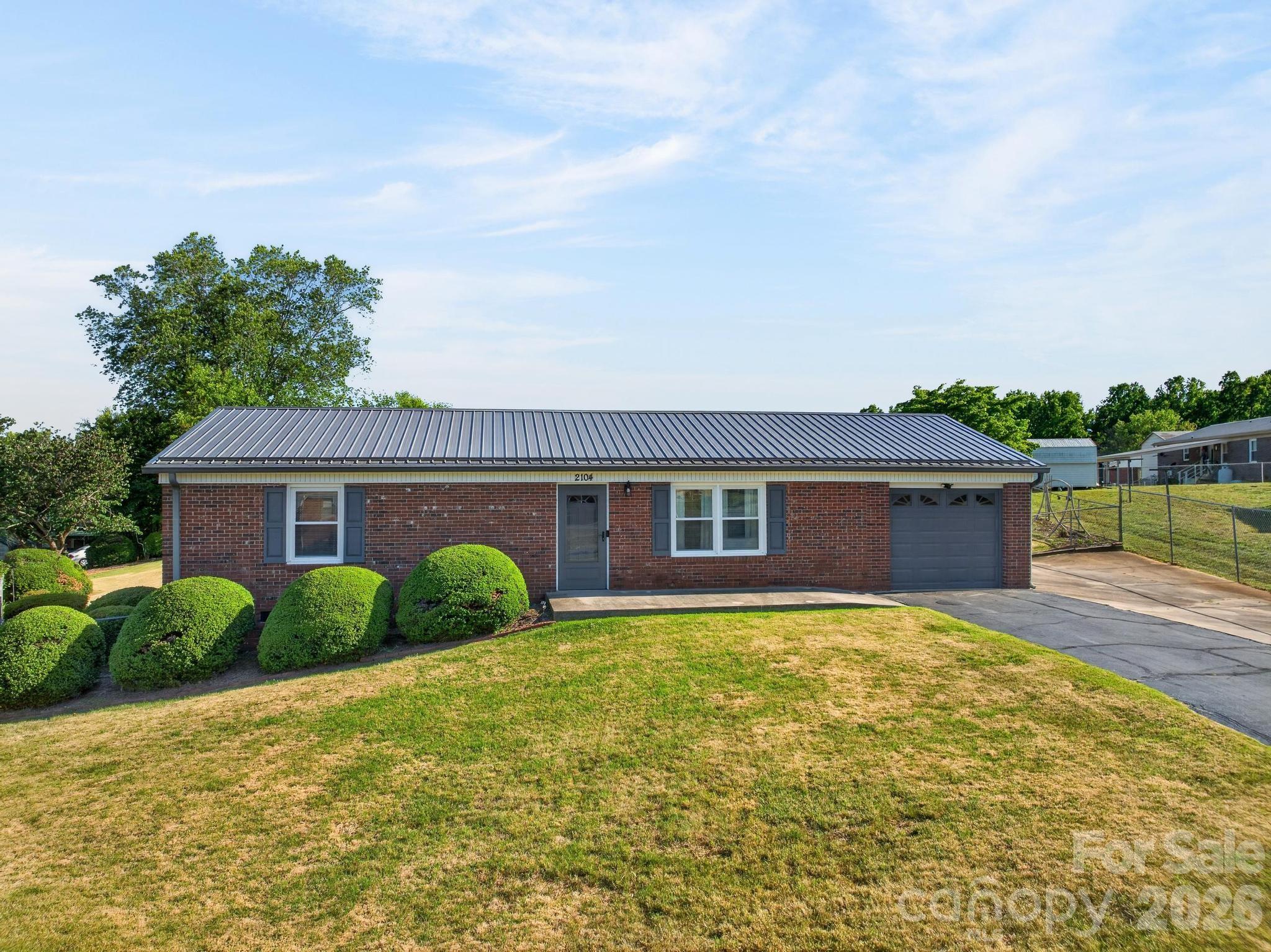 2104 Lamesa Court — Lenoir
