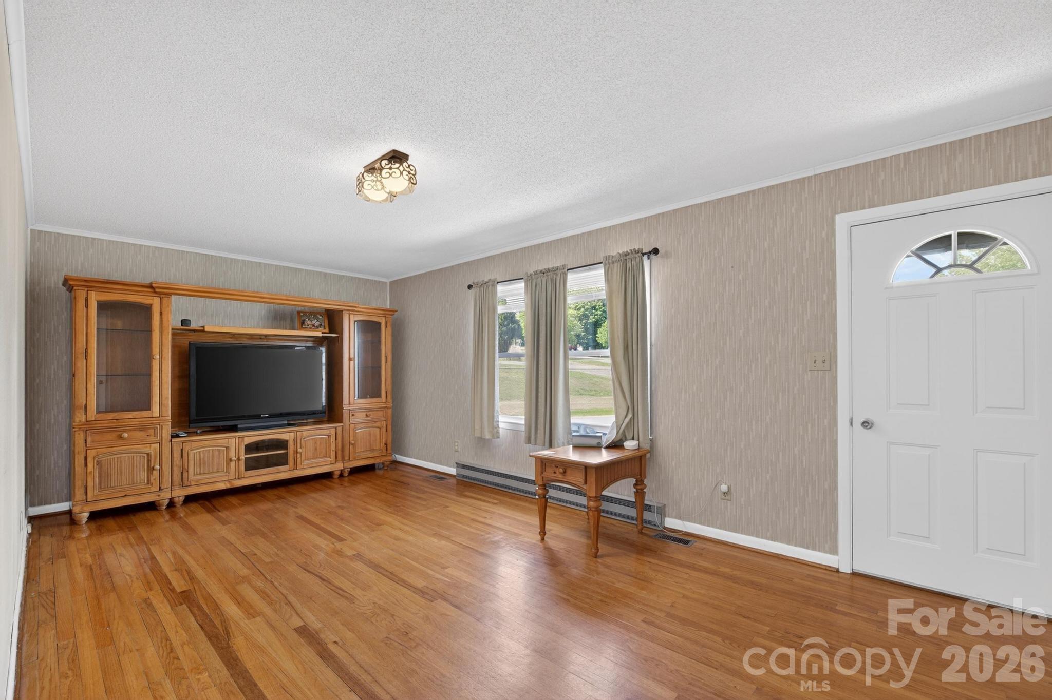 2104 Lamesa Court — Lenoir