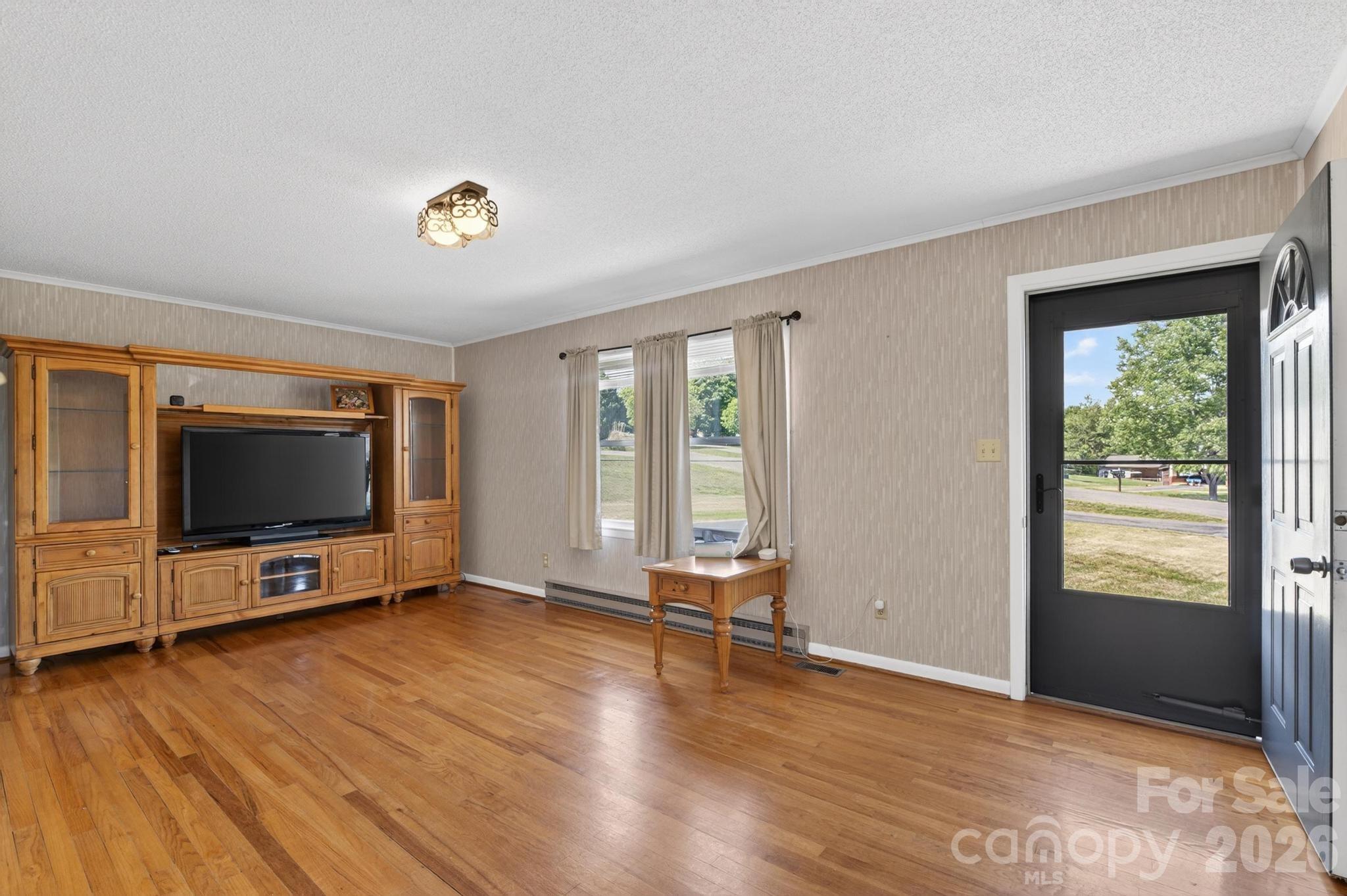 2104 Lamesa Court — Lenoir