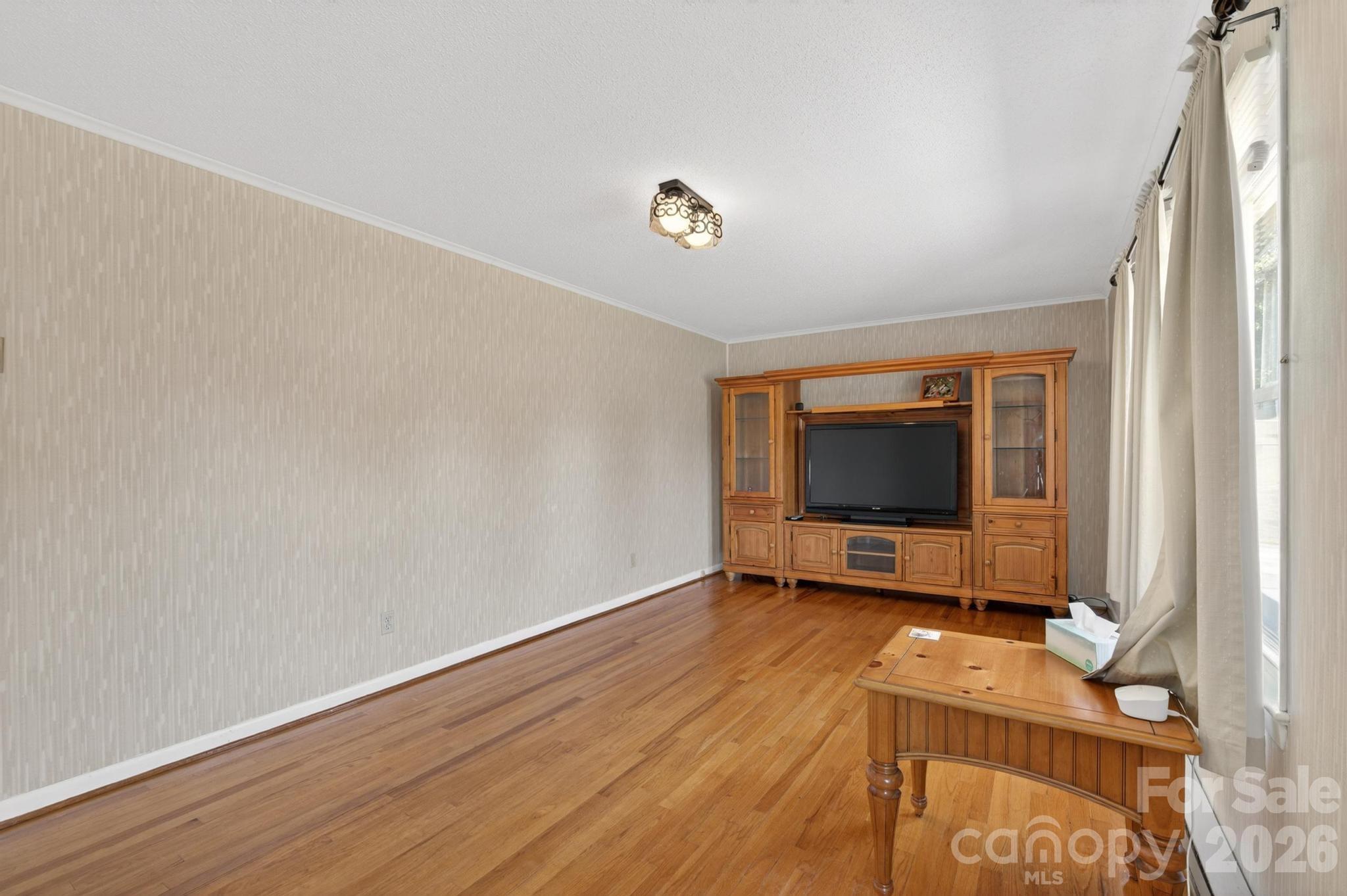 2104 Lamesa Court — Lenoir