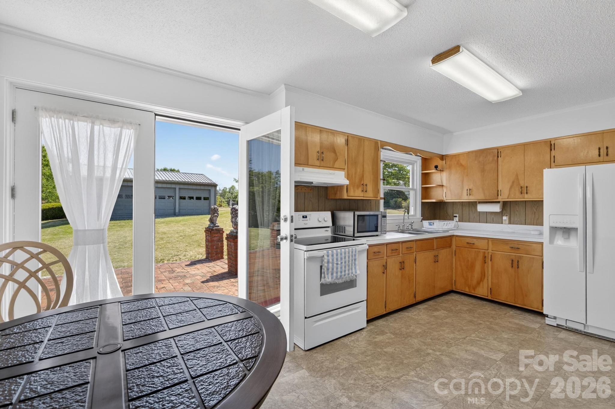 2104 Lamesa Court — Lenoir