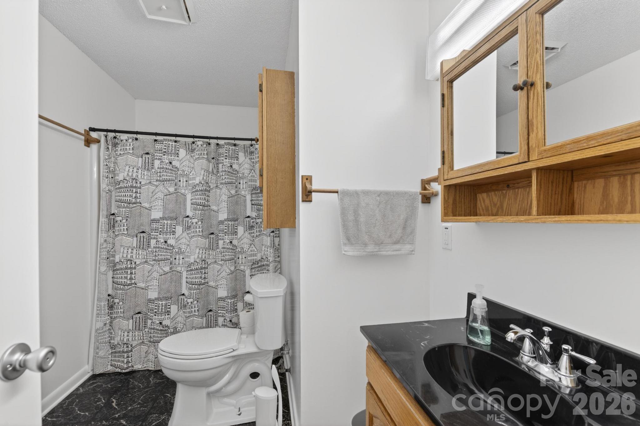 2104 Lamesa Court — Lenoir