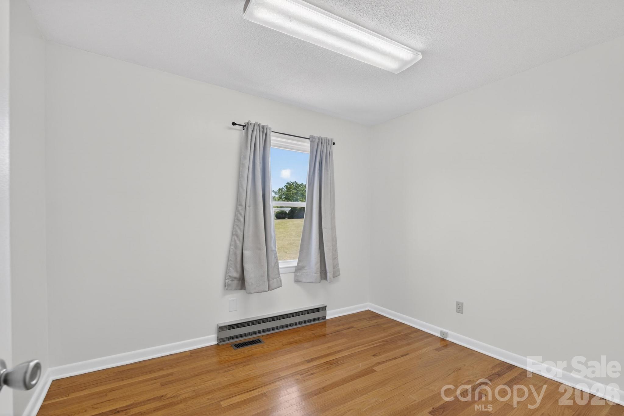 2104 Lamesa Court — Lenoir
