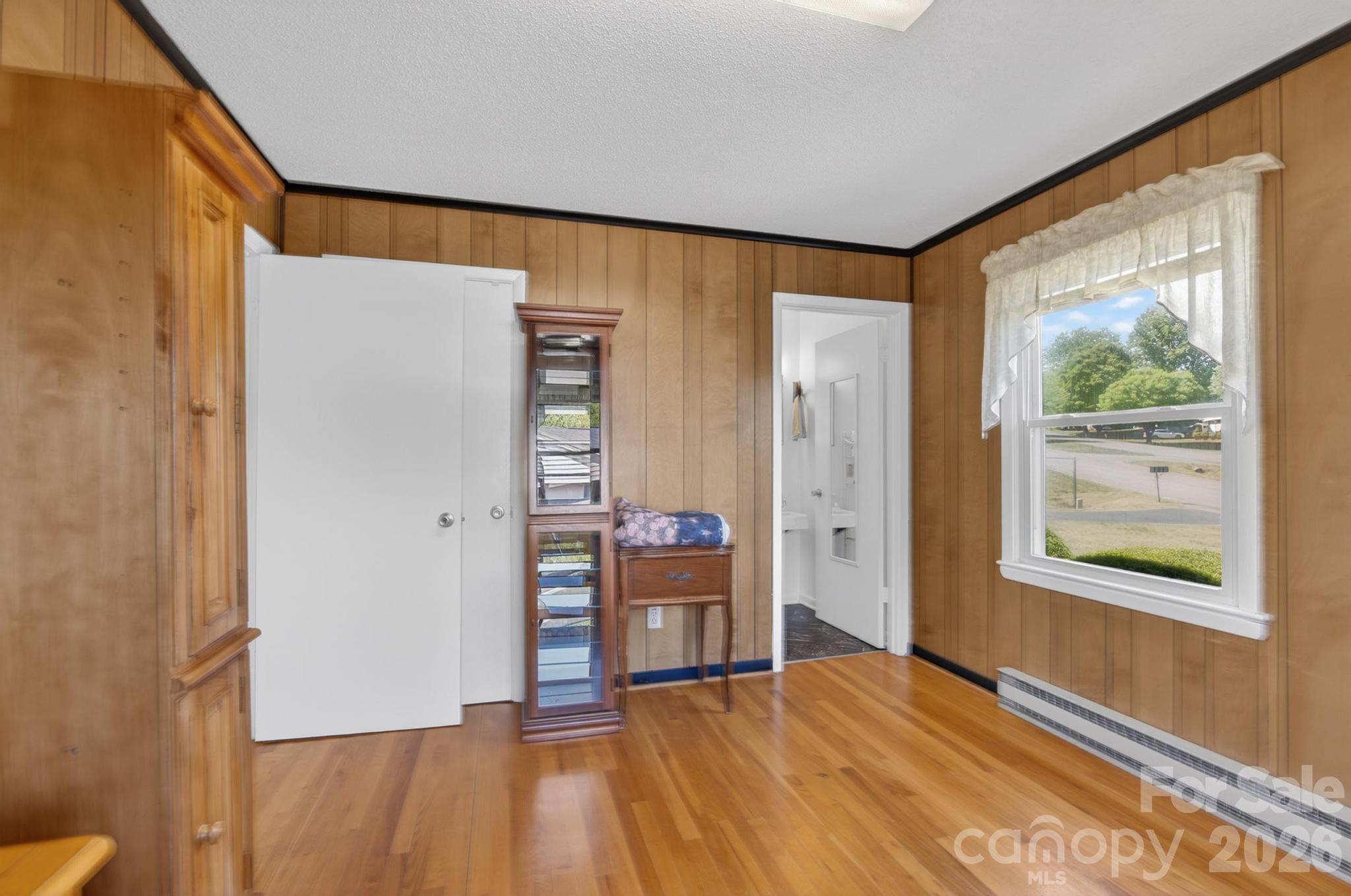 2104 Lamesa Court — Lenoir