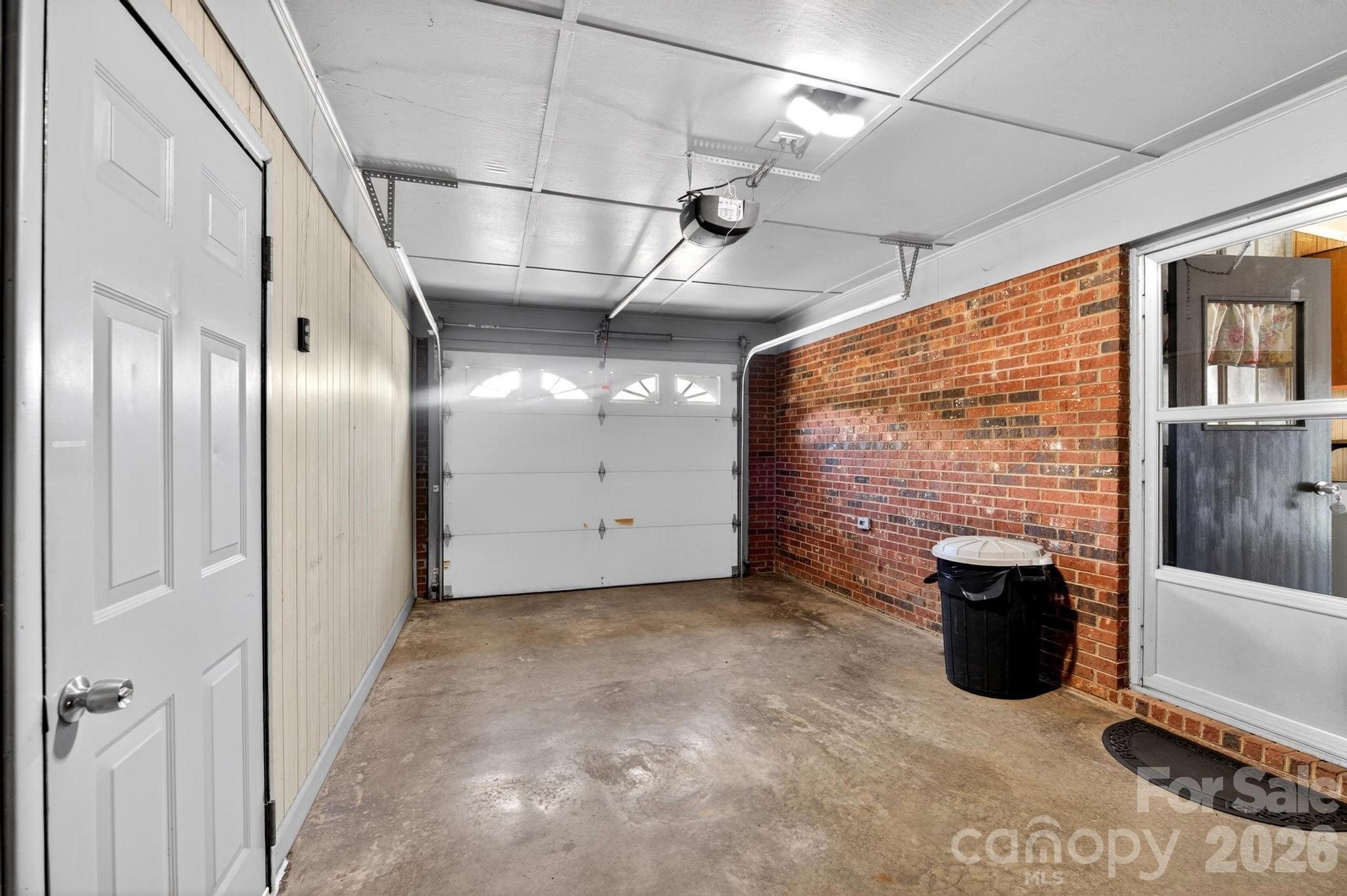 2104 Lamesa Court — Lenoir