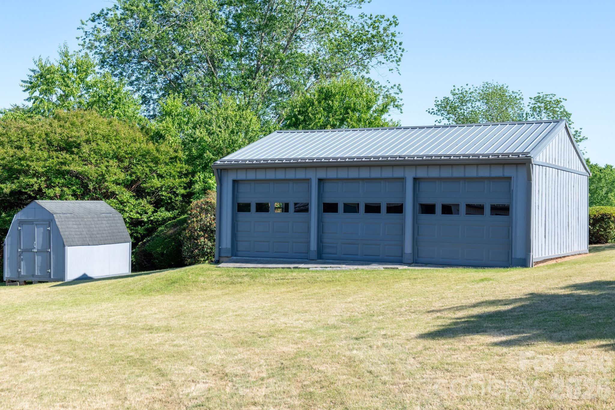 2104 Lamesa Court — Lenoir