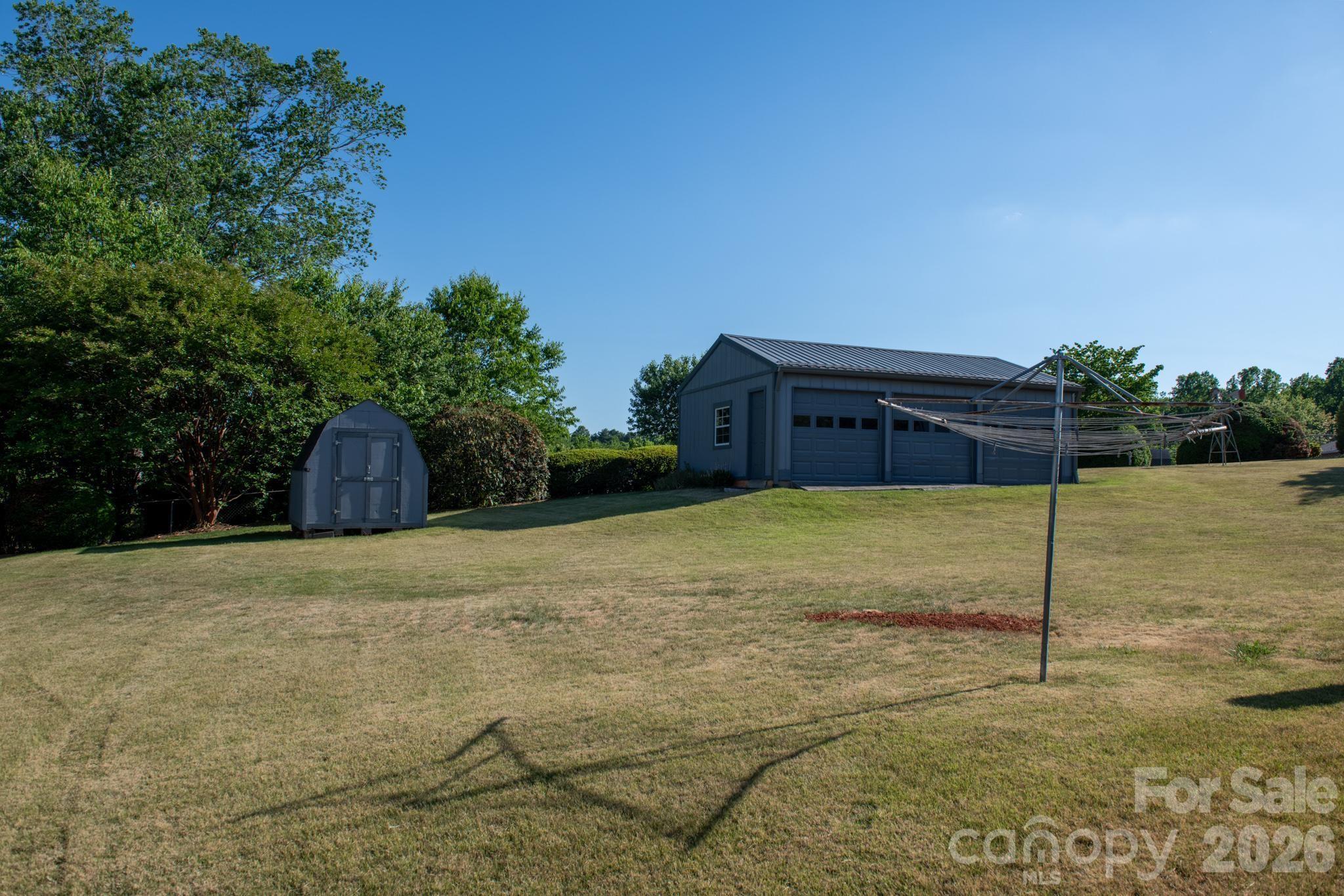2104 Lamesa Court — Lenoir