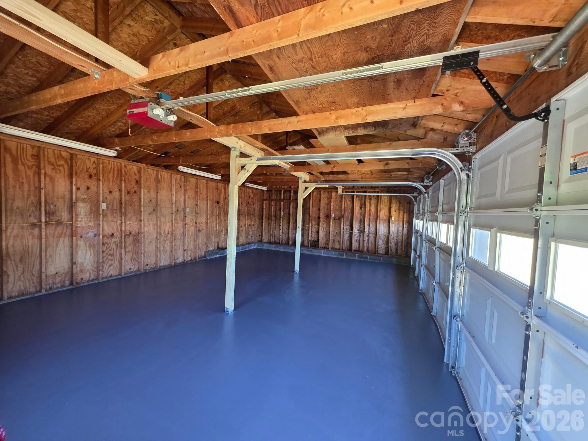 2104 Lamesa Court — Lenoir