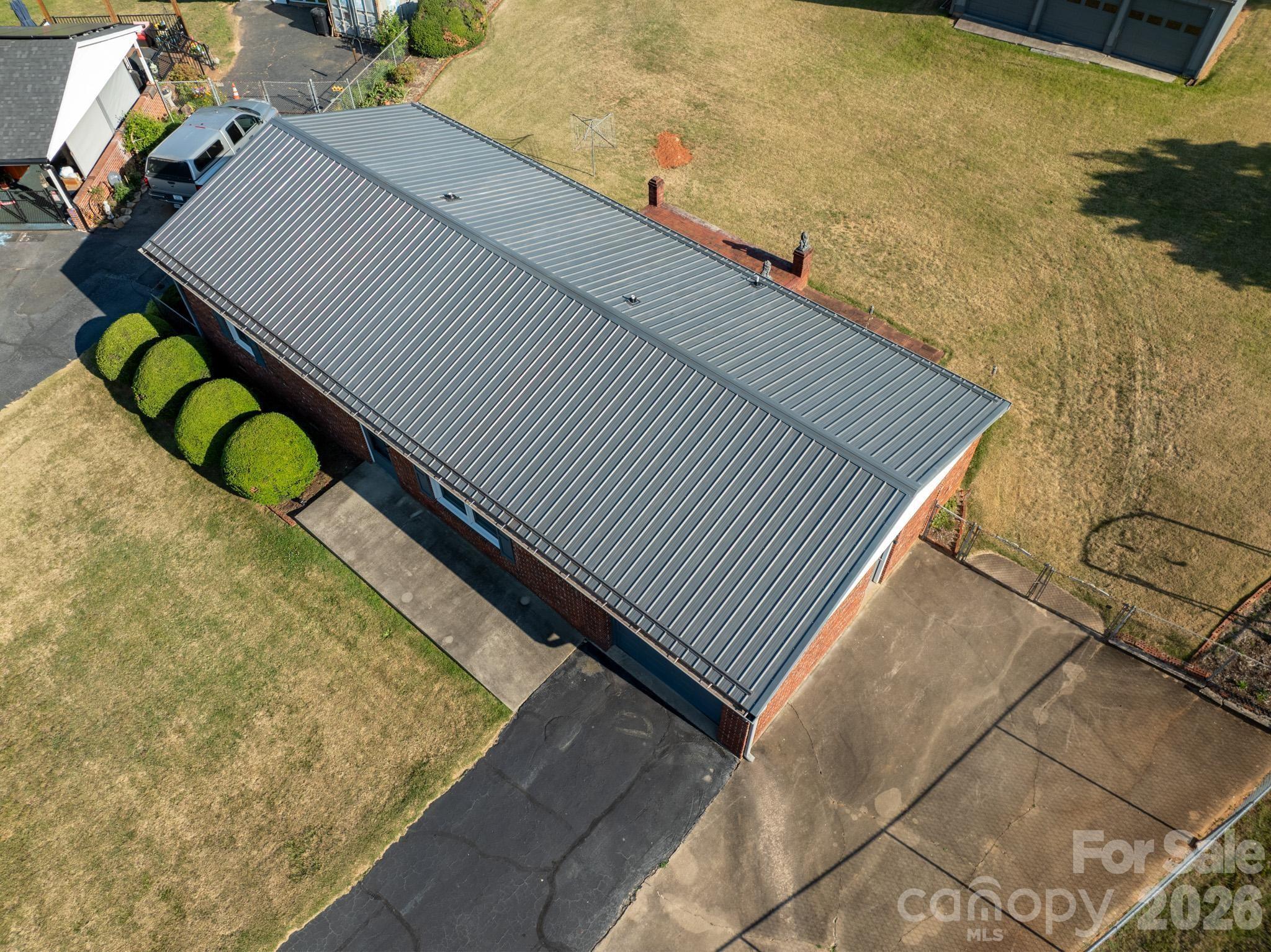 2104 Lamesa Court — Lenoir
