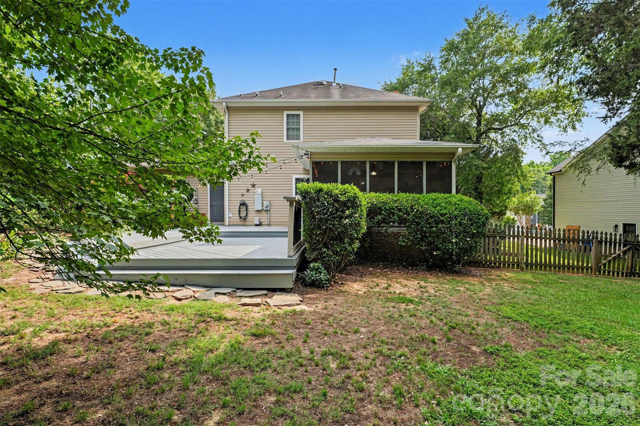 2272 Crosstrail Ridge — Rock Hill