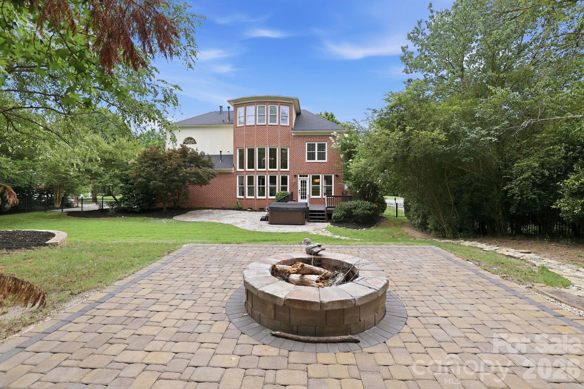 7818 Stonehaven Drive — Waxhaw