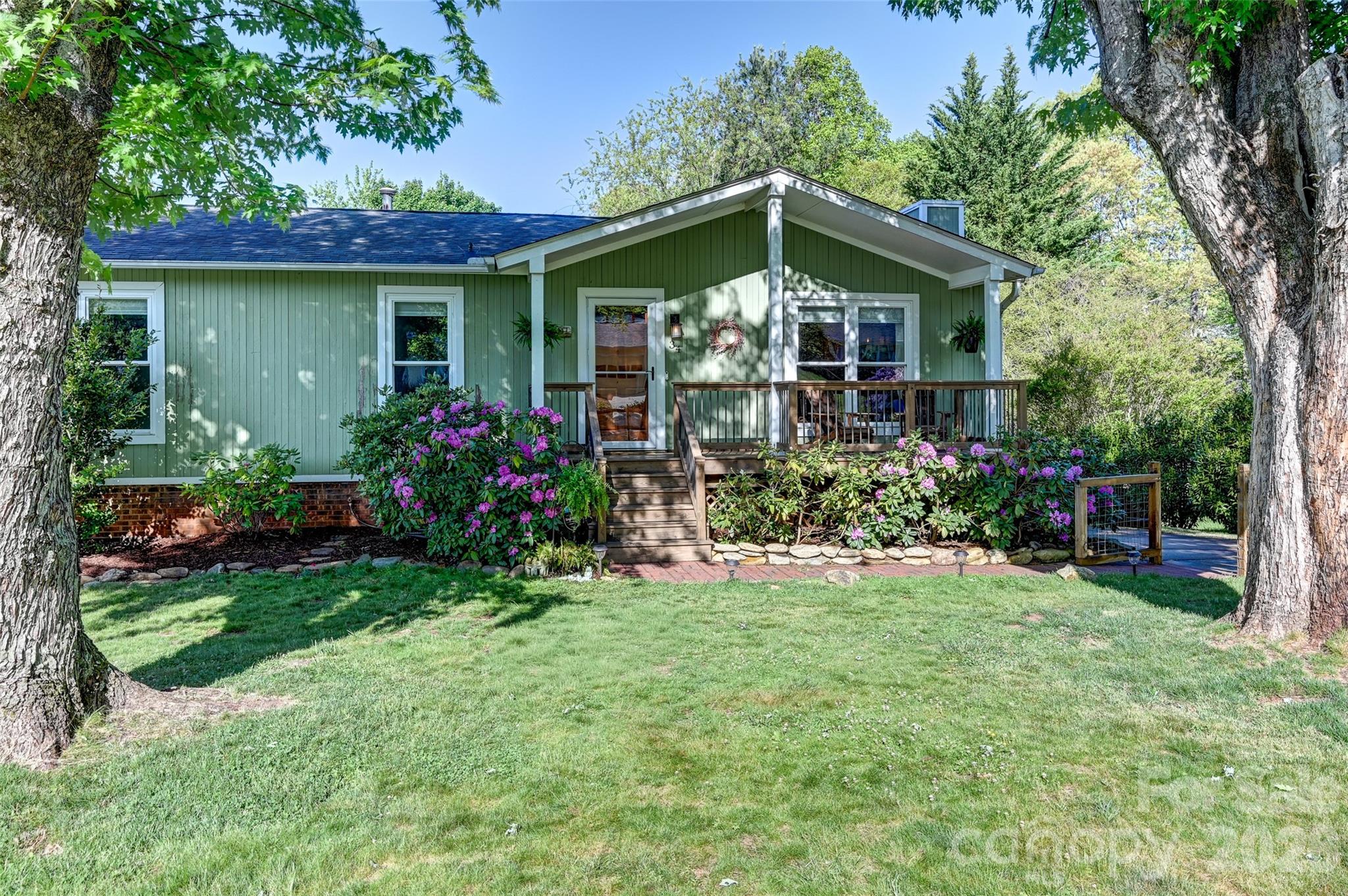 34 Knoll Ridge Drive — Asheville