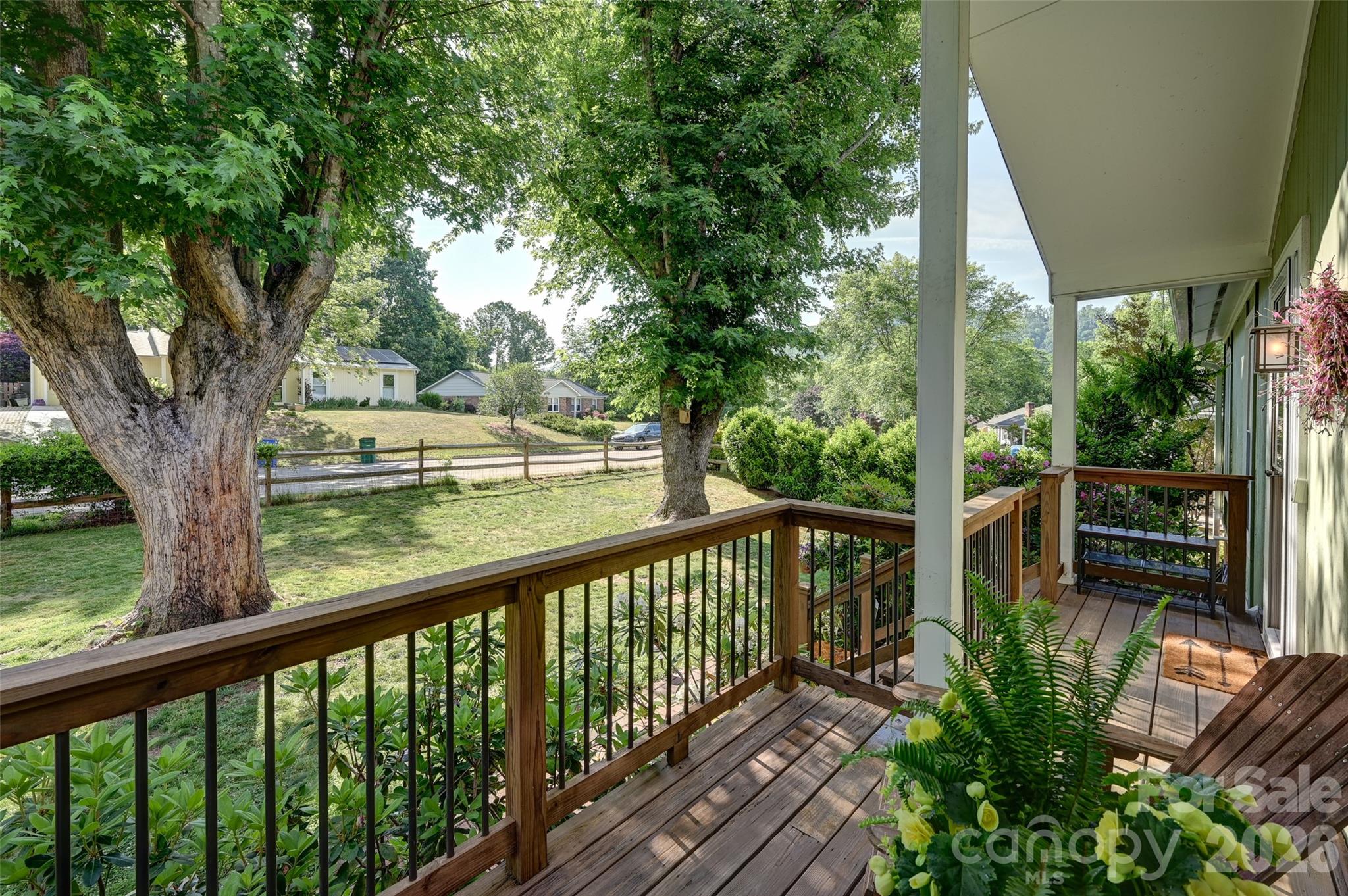 34 Knoll Ridge Drive — Asheville