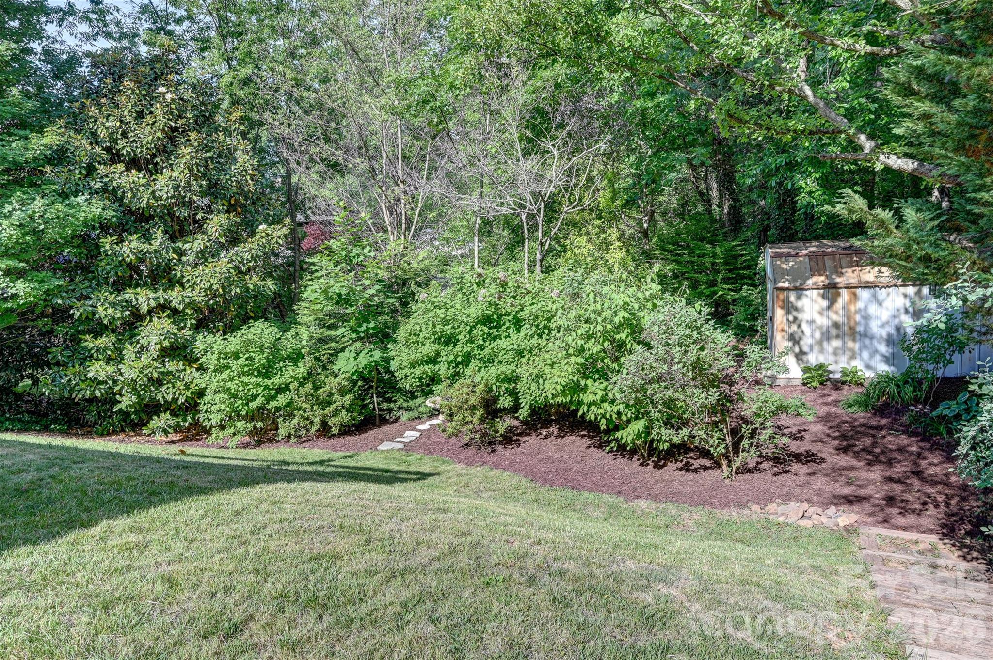 34 Knoll Ridge Drive — Asheville