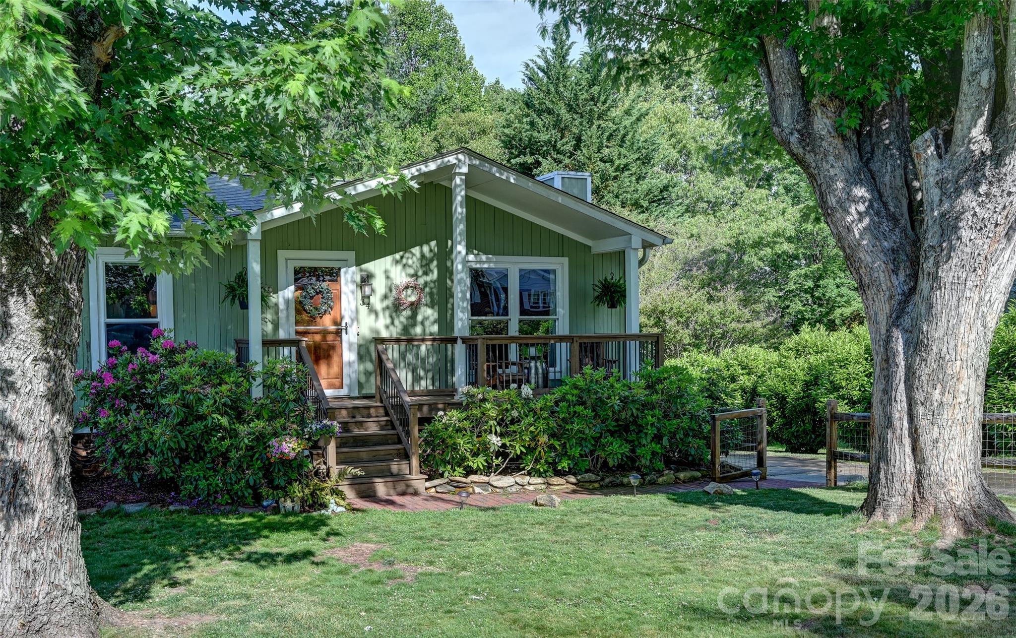 34 Knoll Ridge Drive — Asheville