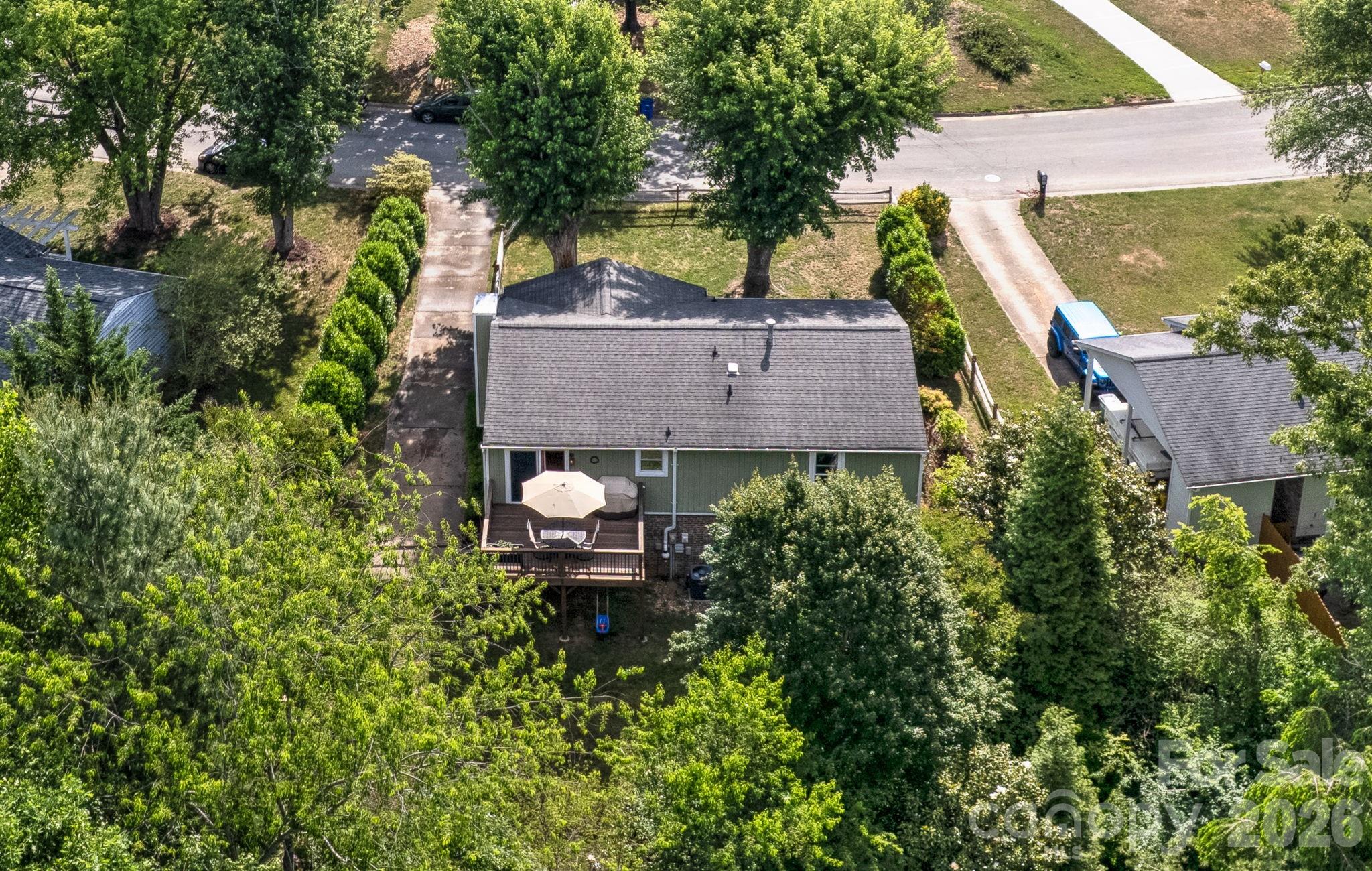 34 Knoll Ridge Drive — Asheville
