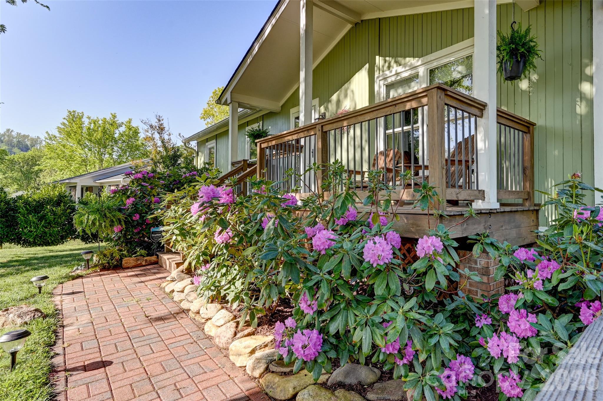 34 Knoll Ridge Drive — Asheville
