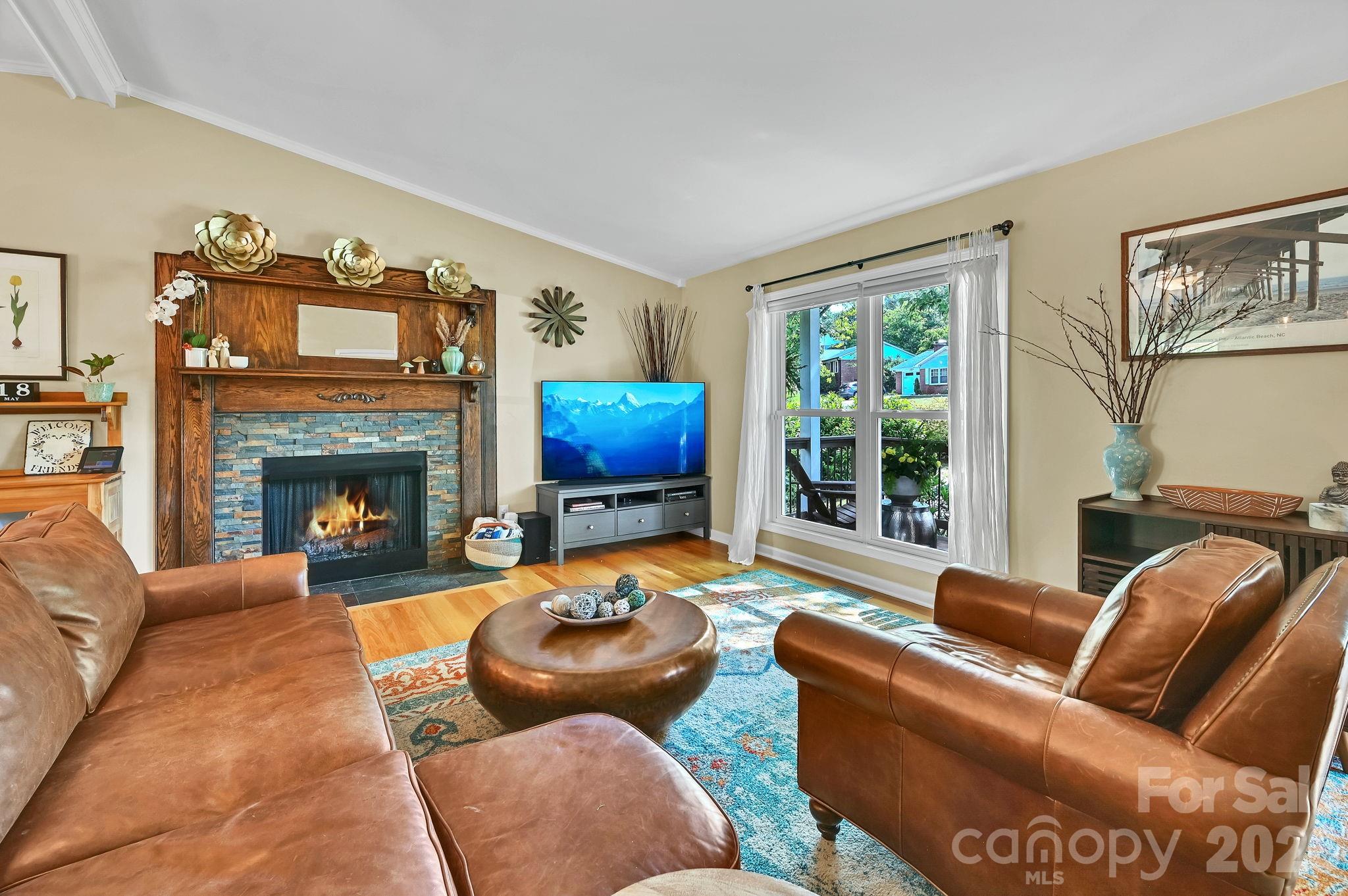 34 Knoll Ridge Drive — Asheville