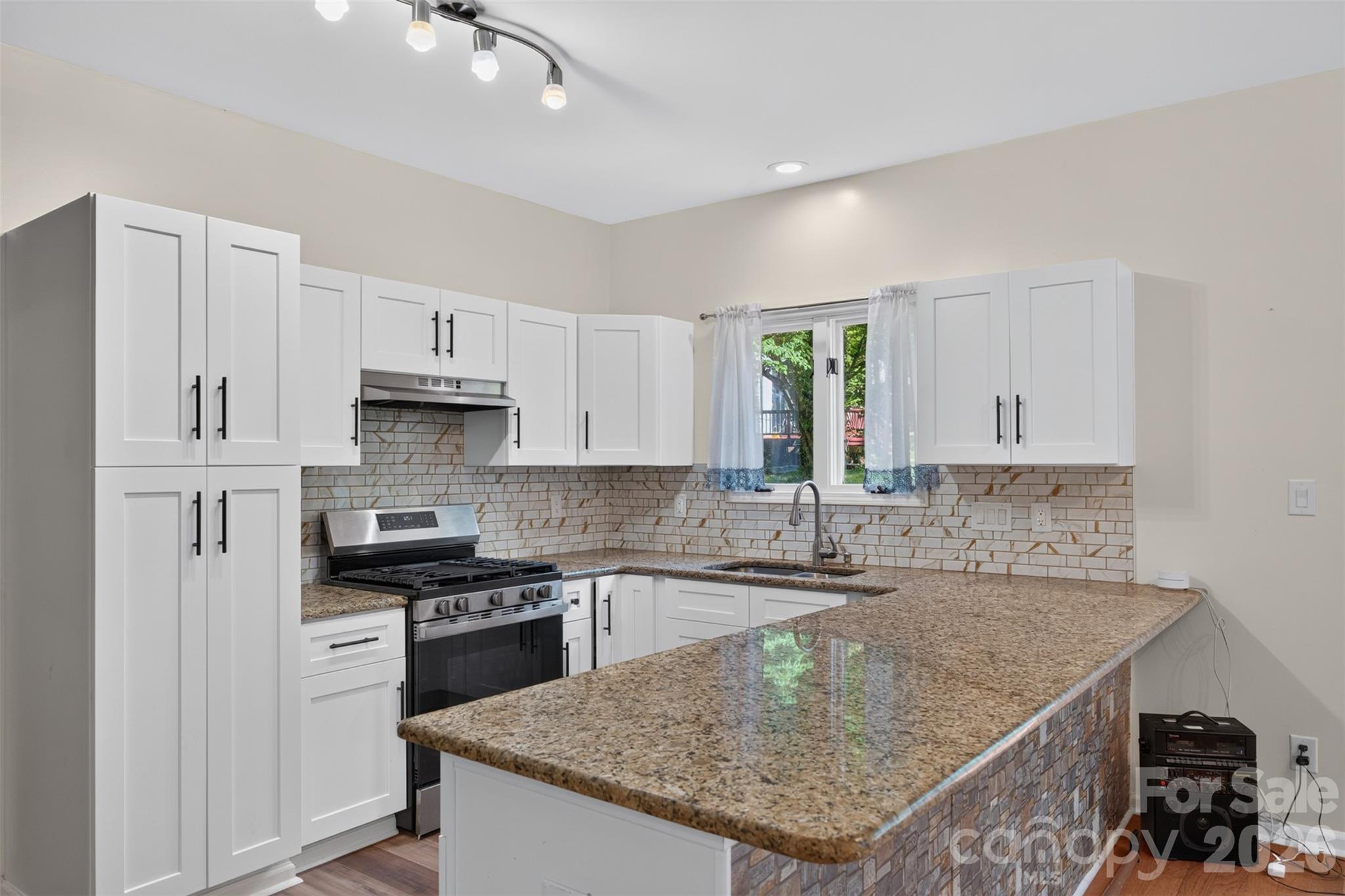 5706 Maylandia Road — Charlotte