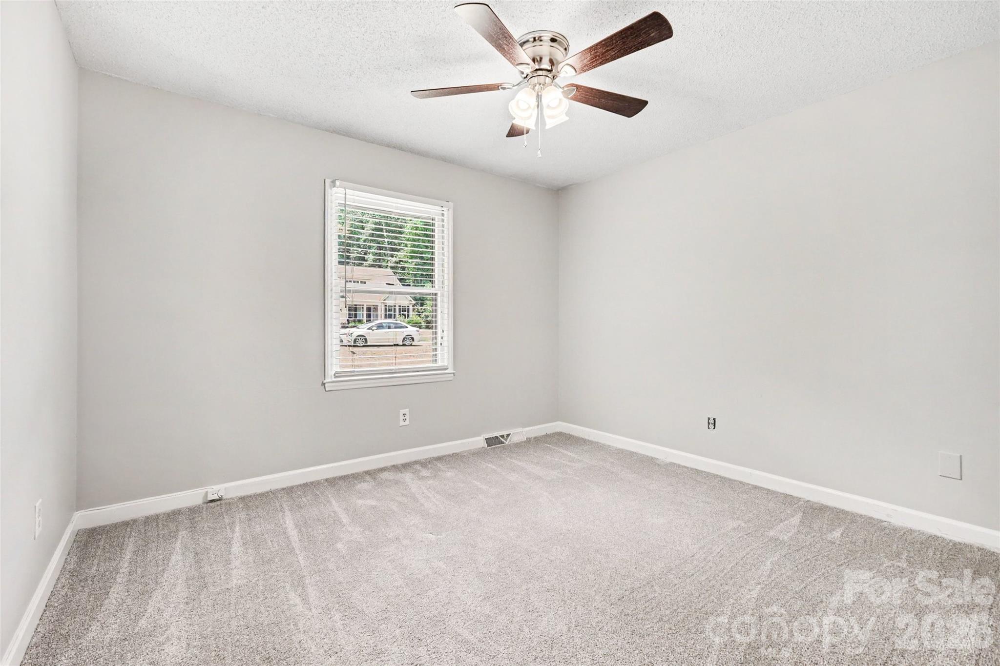 9409 Wedgewood Drive — Huntersville