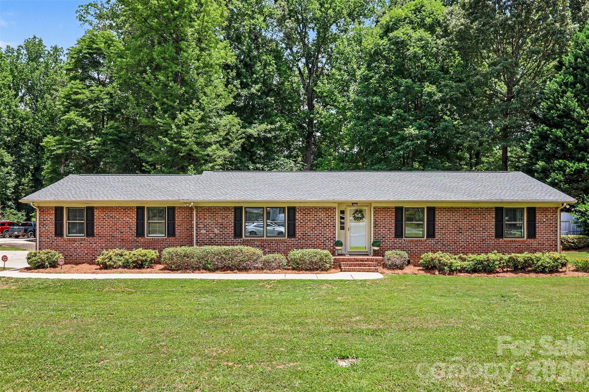 9409 Wedgewood Drive — Huntersville