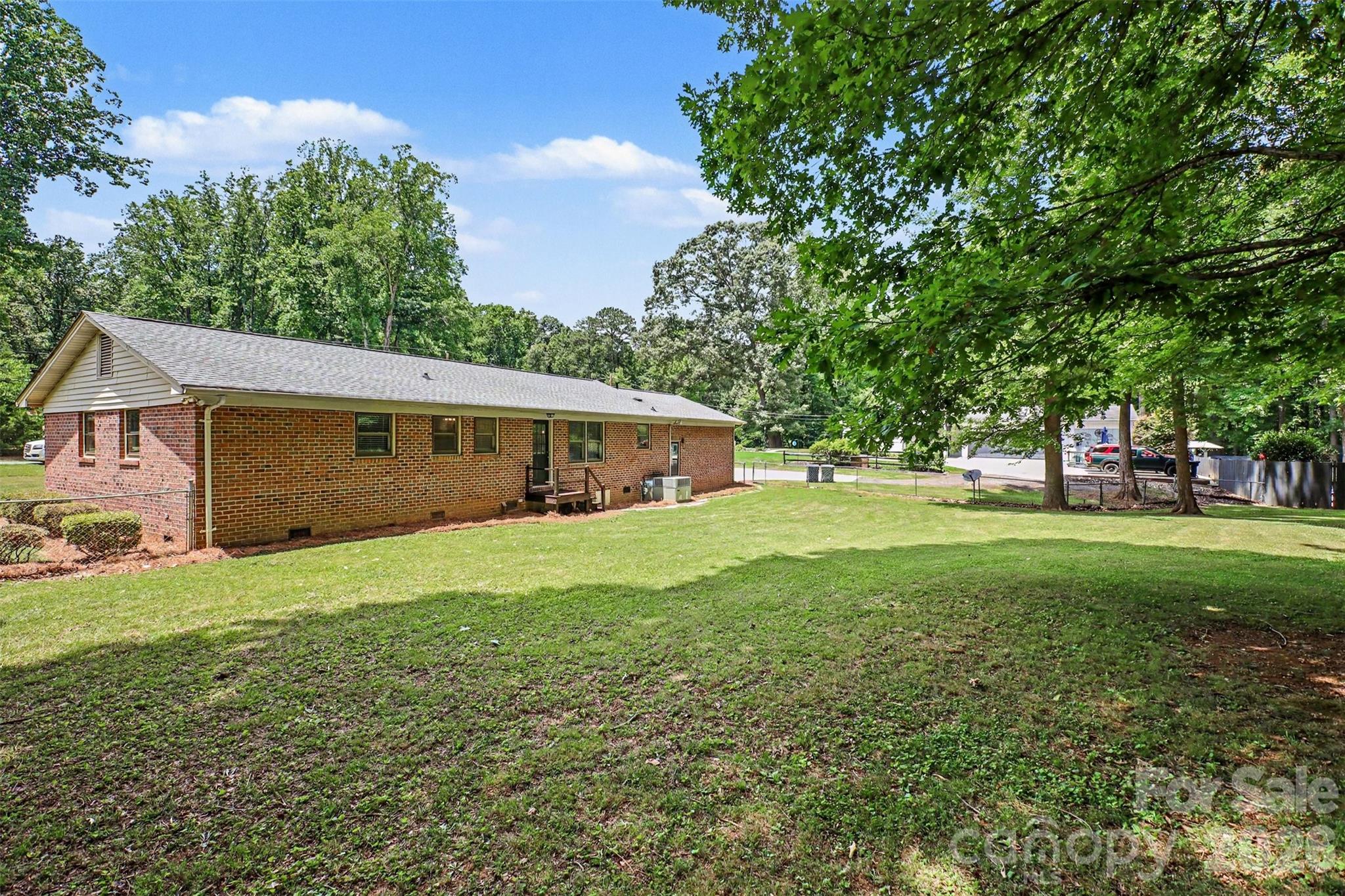 9409 Wedgewood Drive — Huntersville