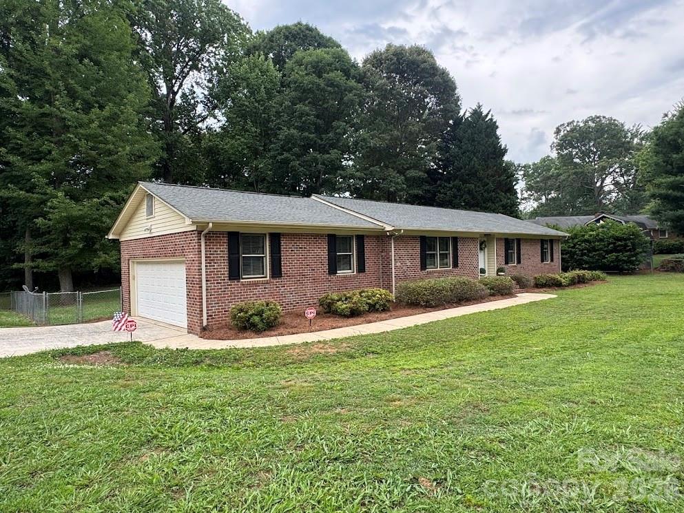 9409 Wedgewood Drive — Huntersville