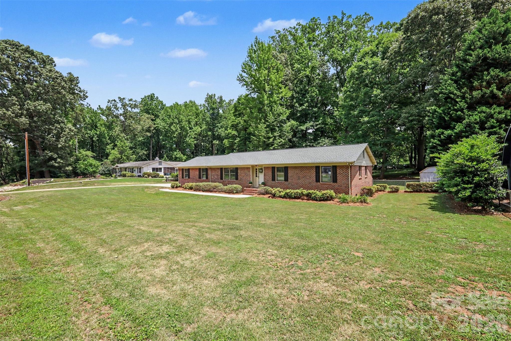 9409 Wedgewood Drive — Huntersville