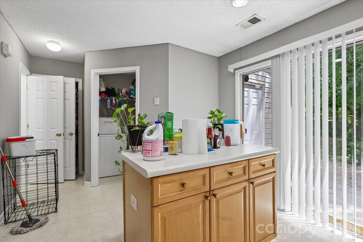 7543 Petrea Lane — Charlotte