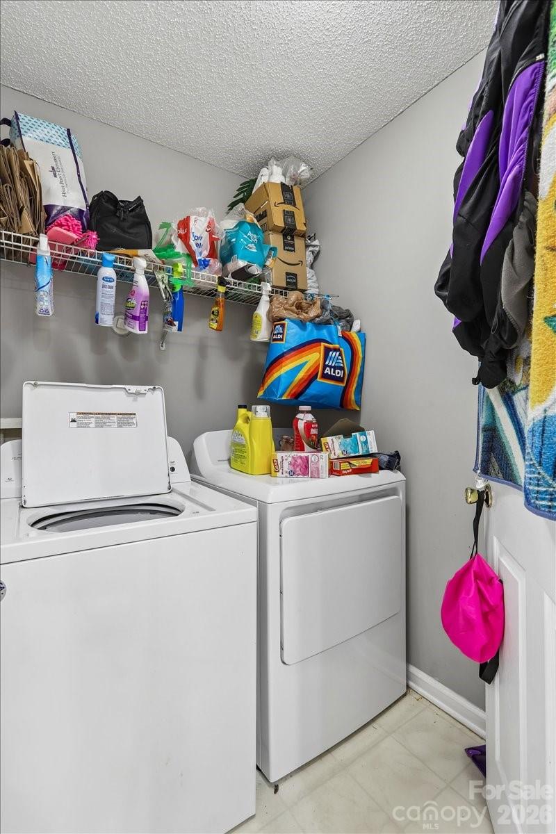 7543 Petrea Lane — Charlotte