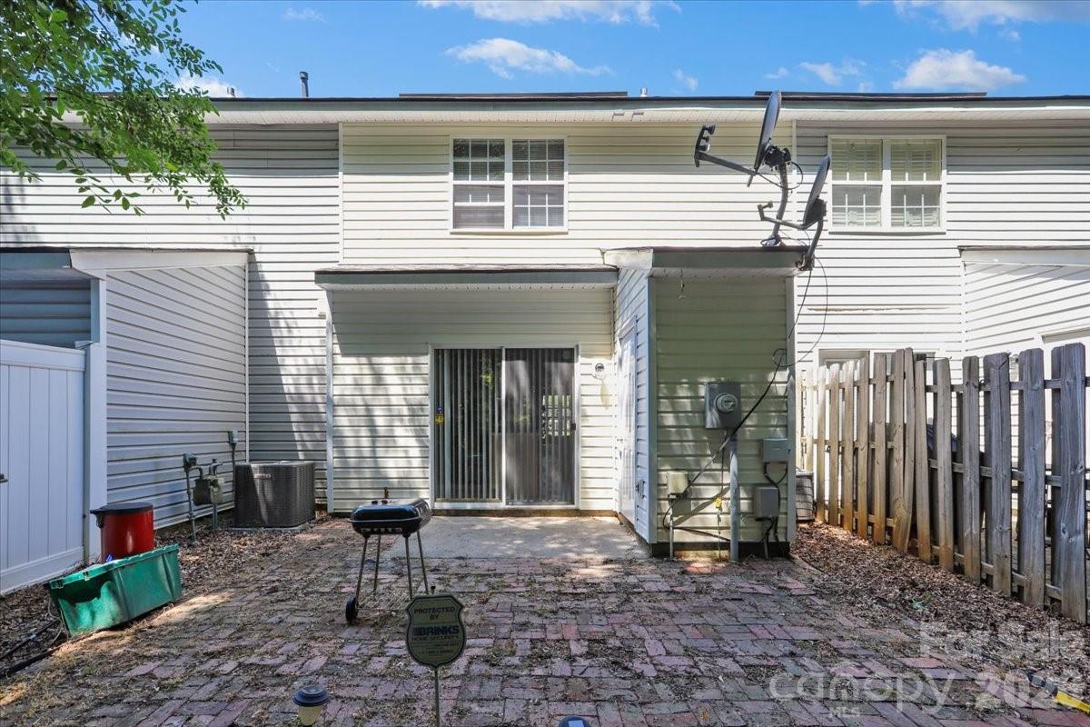 7543 Petrea Lane — Charlotte