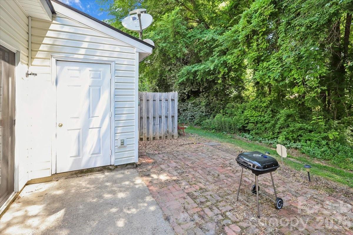 7543 Petrea Lane — Charlotte