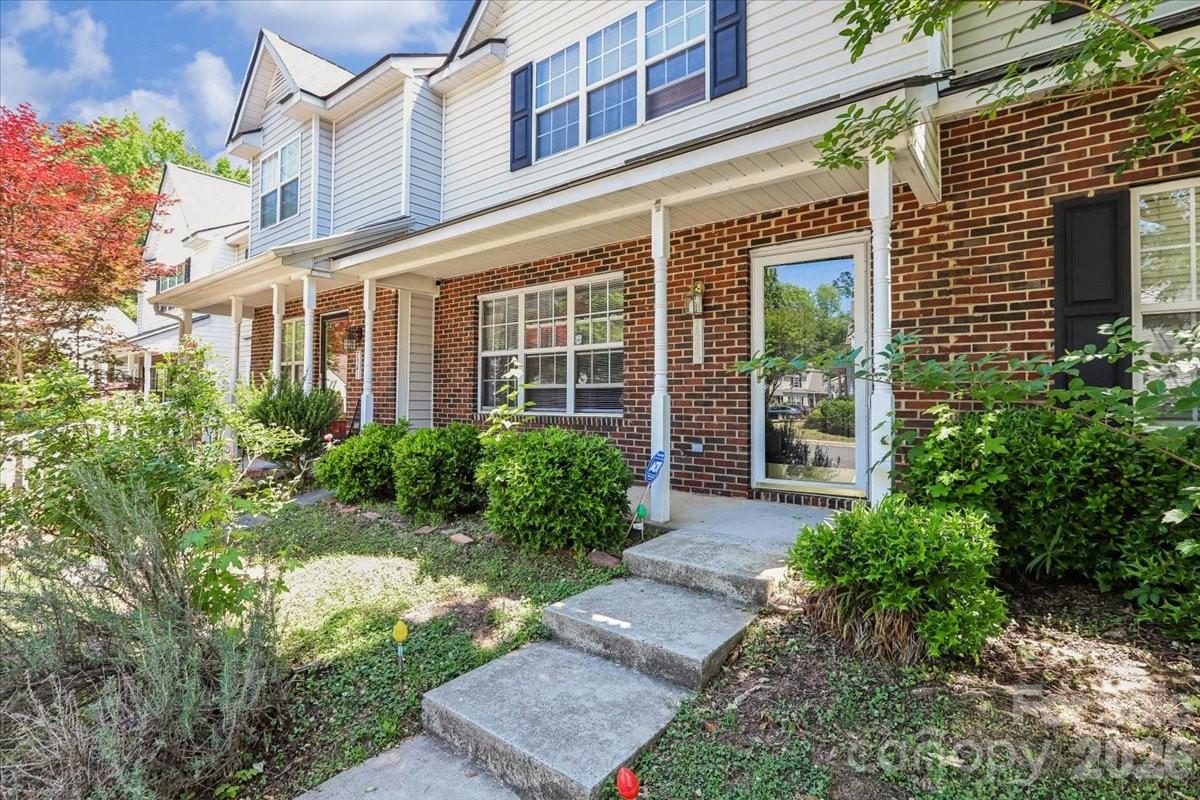 7543 Petrea Lane — Charlotte