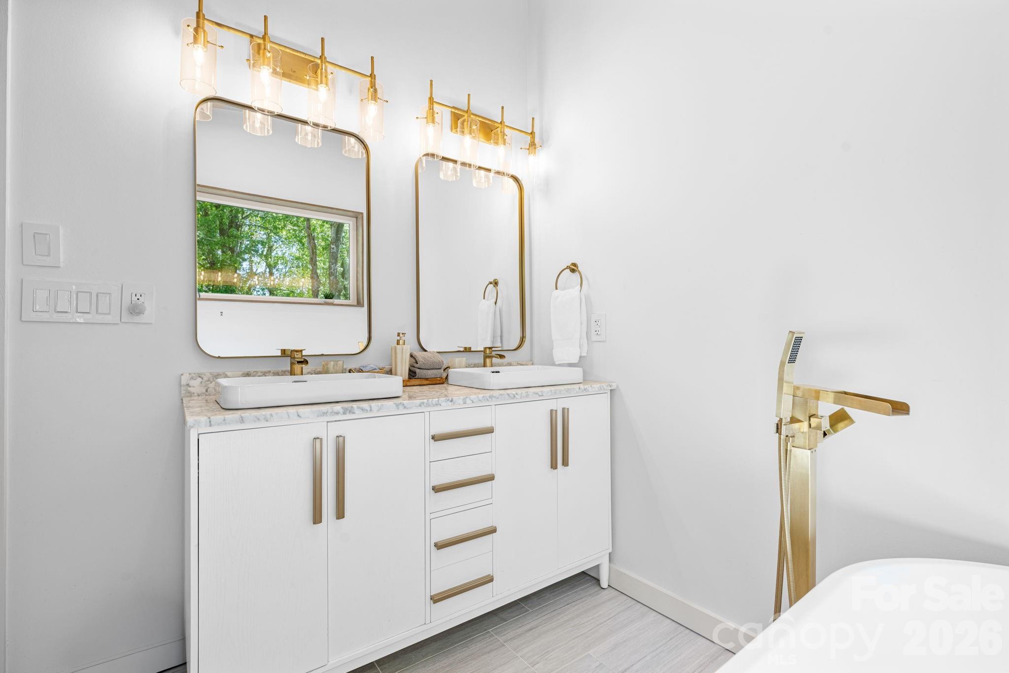 1385 Niley Cook Road — Blowing Rock