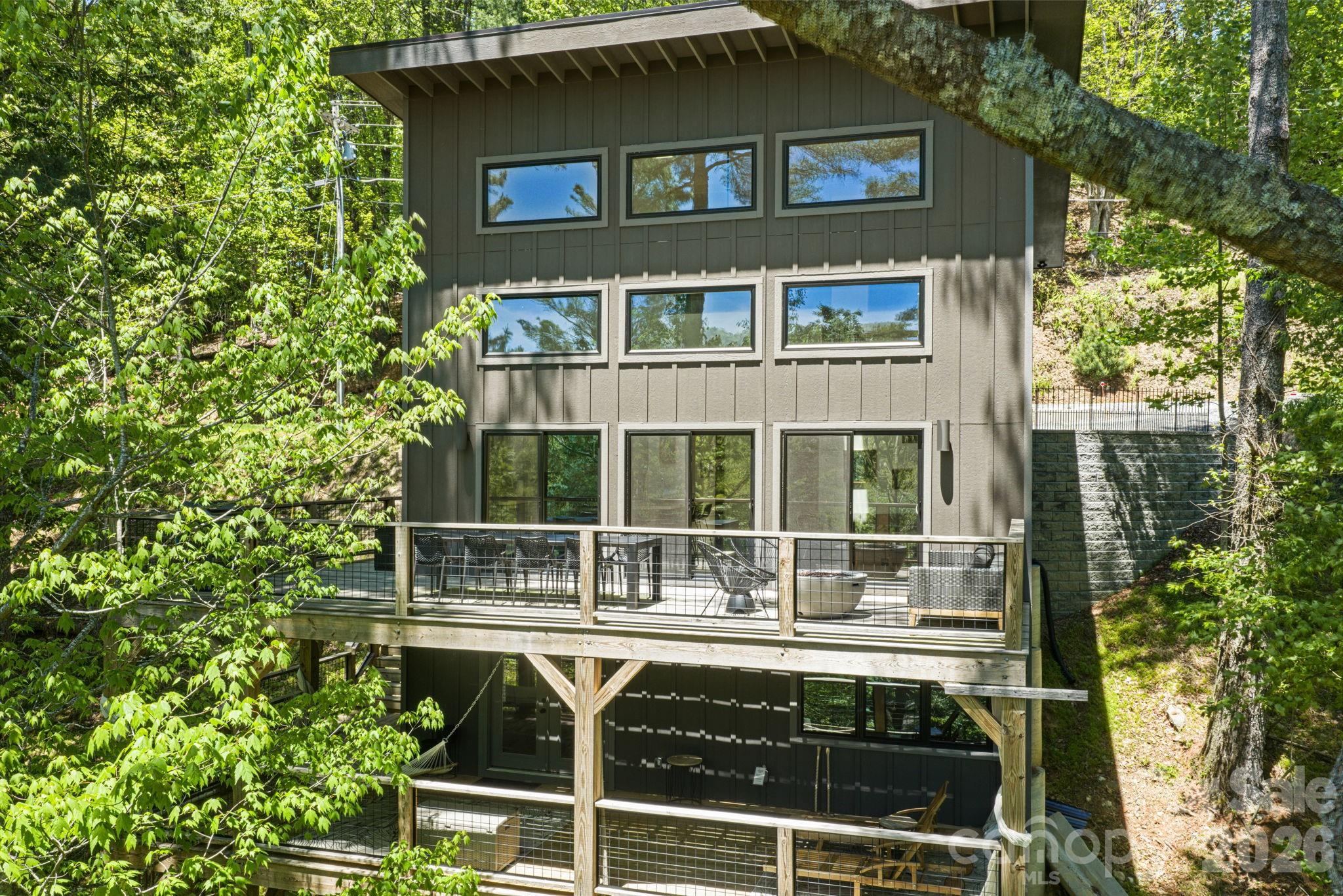 1385 Niley Cook Road — Blowing Rock